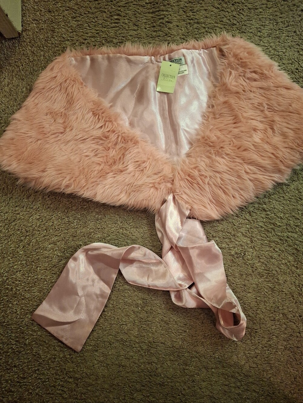 Brand New Women's Faux Fur Wrap - Soft Pink